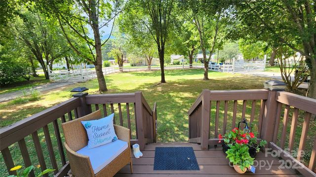 1235 Sulphur Springs Road, Waynesville, NC 28786