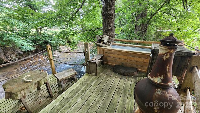 1235 Sulphur Springs Road, Waynesville, NC 28786