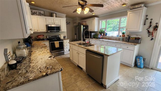 1235 Sulphur Springs Road, Waynesville, NC 28786