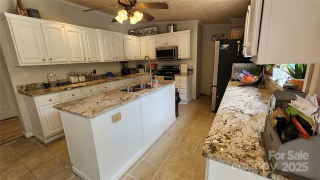 1235 Sulphur Springs Road, Waynesville, NC 28786