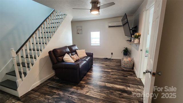 1235 Sulphur Springs Road, Waynesville, NC 28786