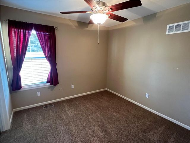 109 NW 90th Place, Kansas City, MO 64155