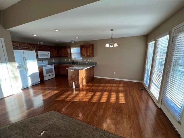 109 NW 90th Place, Kansas City, MO 64155