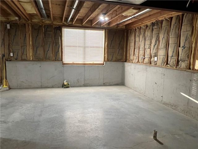 109 NW 90th Place, Kansas City, MO 64155