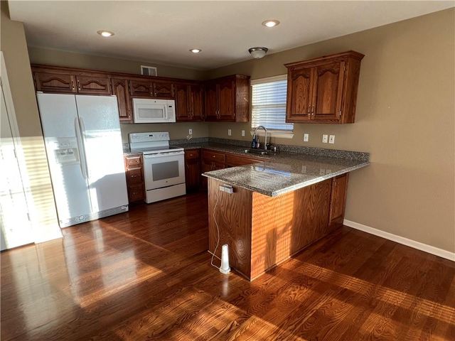 109 NW 90th Place, Kansas City, MO 64155