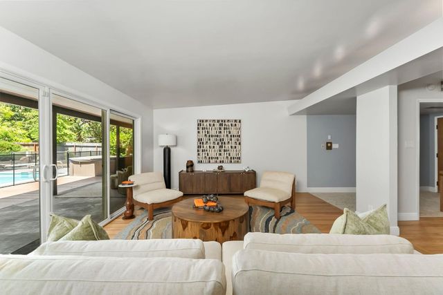 4935 Fair Oaks Blvd, Carmichael, CA 95608