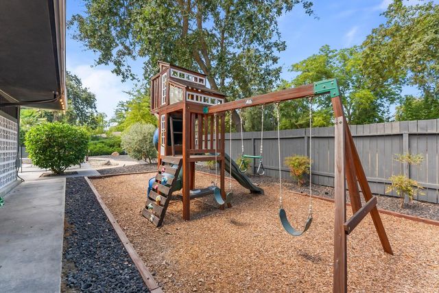 4935 Fair Oaks Blvd, Carmichael, CA 95608