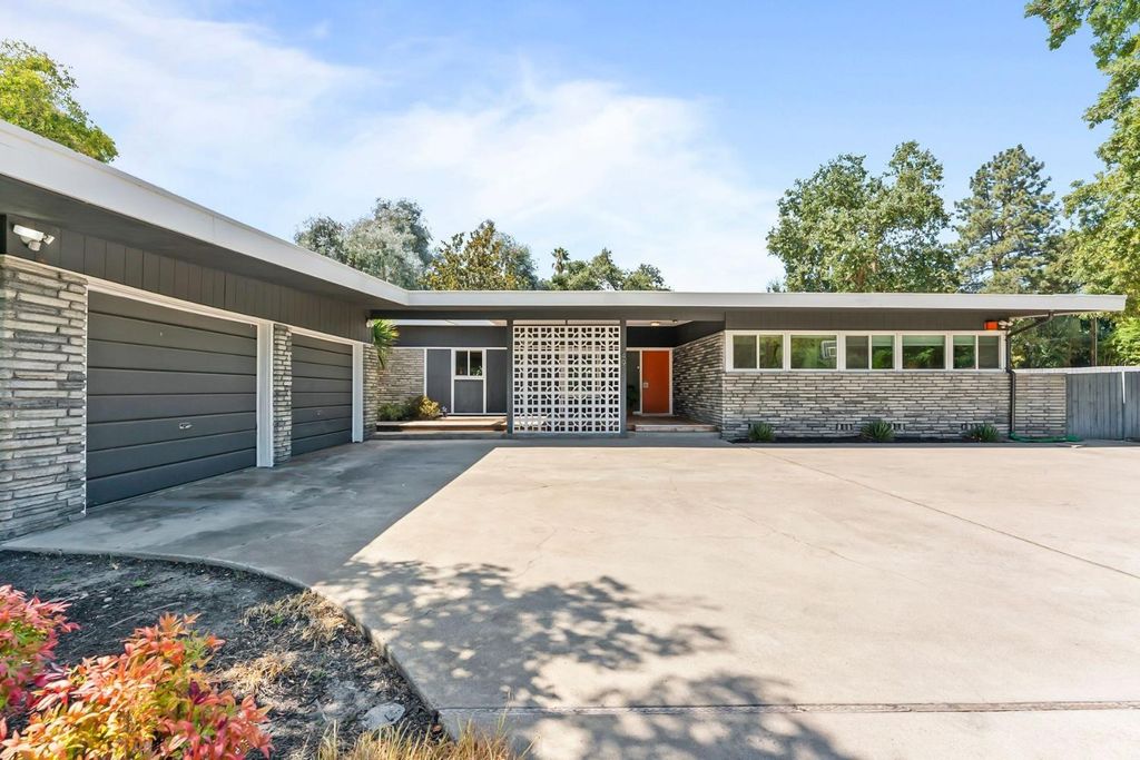 4935 Fair Oaks Blvd, Carmichael, CA 95608