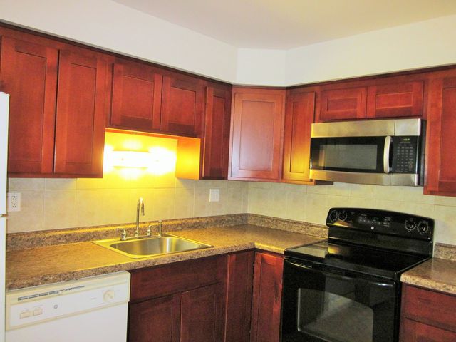 2300 Beau Monde Terrace 111, Lisle, IL 60532