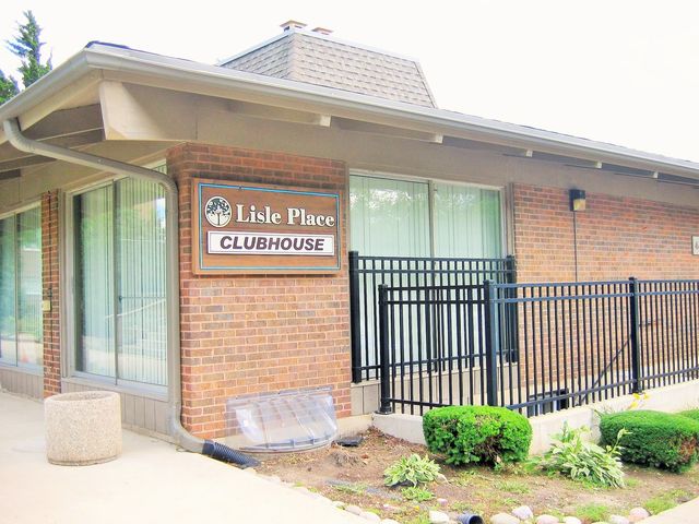 2300 Beau Monde Terrace 111, Lisle, IL 60532