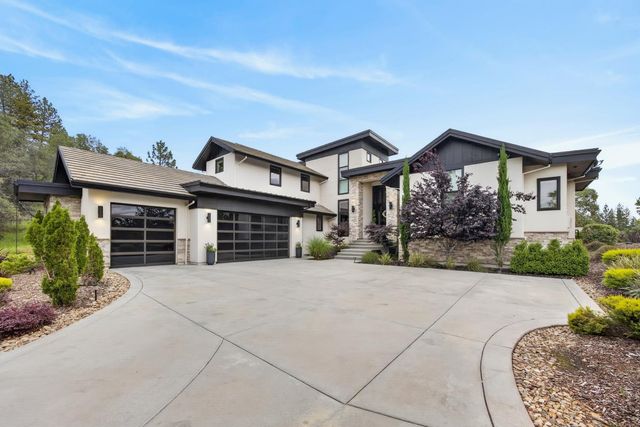 2056 Long View Dr, Meadow Vista, CA 95722