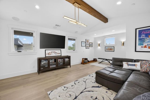 2056 Long View Dr, Meadow Vista, CA 95722