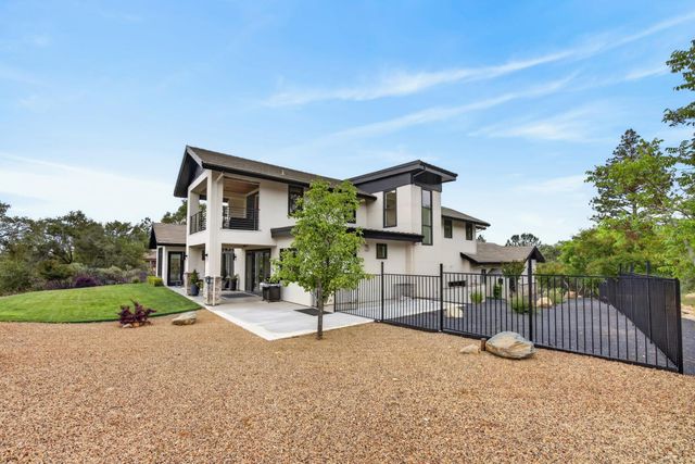 2056 Long View Dr, Meadow Vista, CA 95722