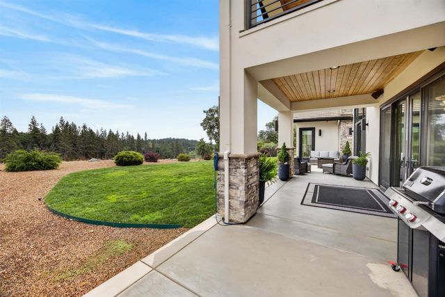 2056 Long View Dr, Meadow Vista, CA 95722