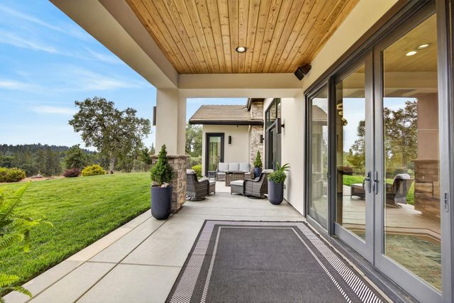 2056 Long View Dr, Meadow Vista, CA 95722