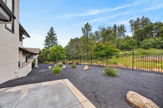 2056 Long View Dr, Meadow Vista, CA 95722