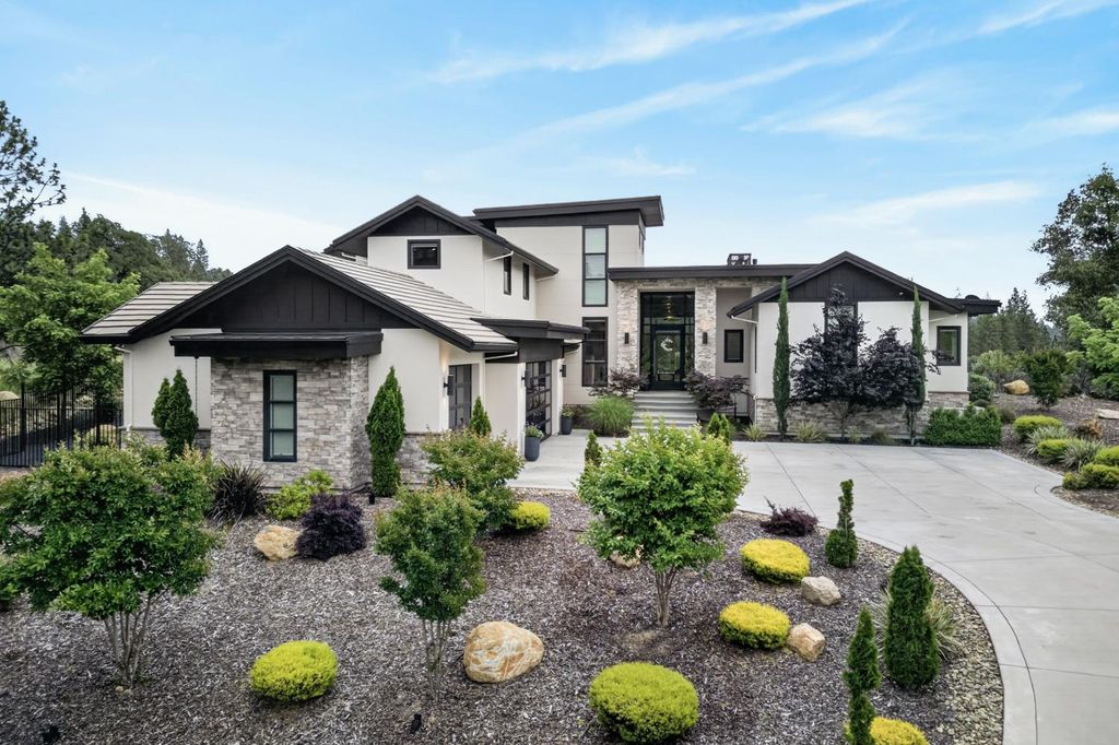 2056 Long View Dr, Meadow Vista, CA 95722