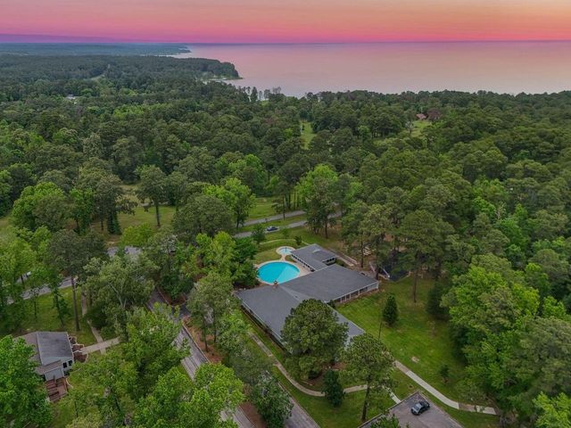 79 S Fairway Loop, Coldspring, TX 77331