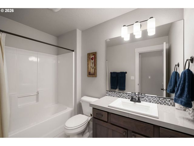 19836 CHERRYWOOD Way, Oregon City, OR 97045