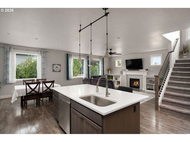 19836 CHERRYWOOD Way, Oregon City, OR 97045