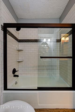 1600 Gardiner Ln 104, Louisville, KY 40205