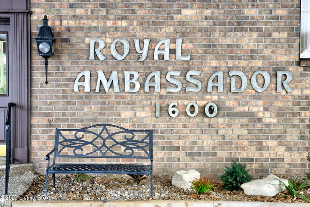 1600 Gardiner Ln 104, Louisville, KY 40205