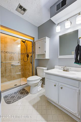 1600 Gardiner Ln 104, Louisville, KY 40205