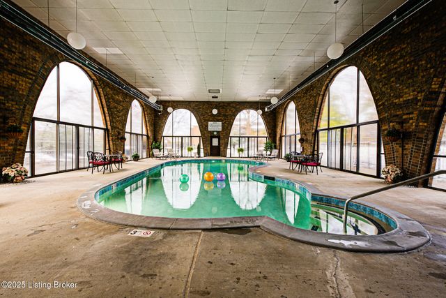 1600 Gardiner Ln 104, Louisville, KY 40205