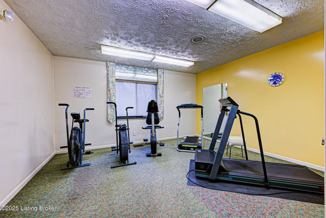 1600 Gardiner Ln 104, Louisville, KY 40205