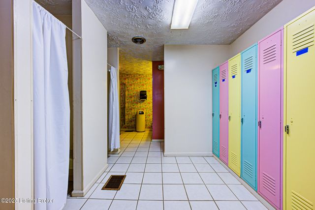 1600 Gardiner Ln 104, Louisville, KY 40205