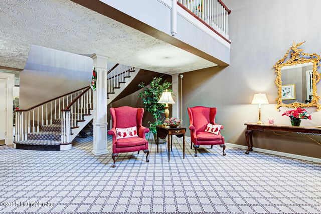 1600 Gardiner Ln 104, Louisville, KY 40205