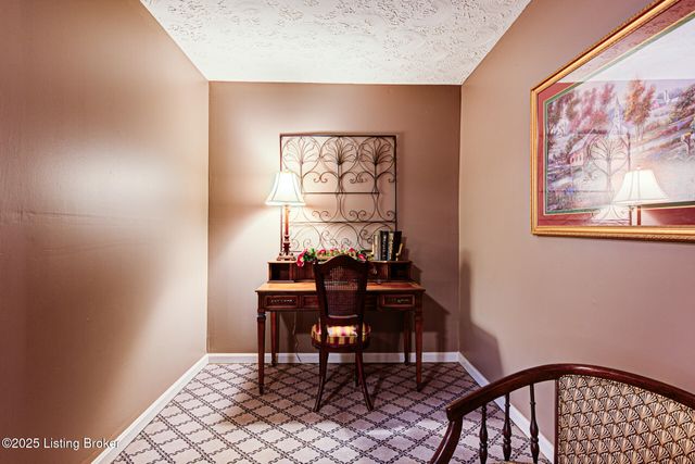 1600 Gardiner Ln 104, Louisville, KY 40205