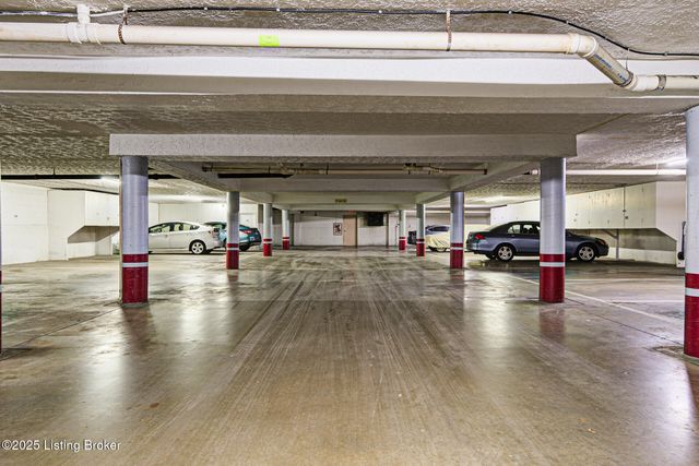 1600 Gardiner Ln 104, Louisville, KY 40205