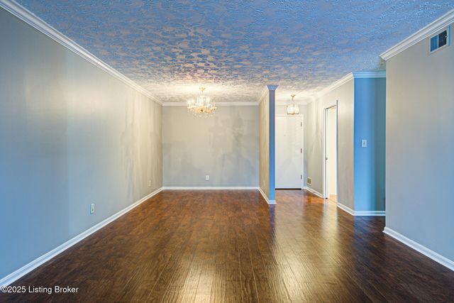 1600 Gardiner Ln 104, Louisville, KY 40205