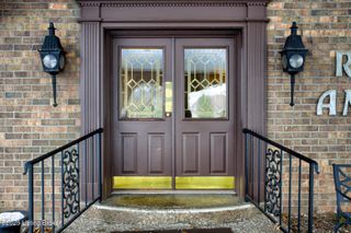 1600 Gardiner Ln 104, Louisville, KY 40205