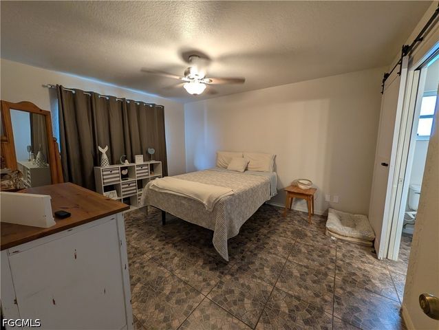 827 NE 17th ST, Cape Coral, FL 33909
