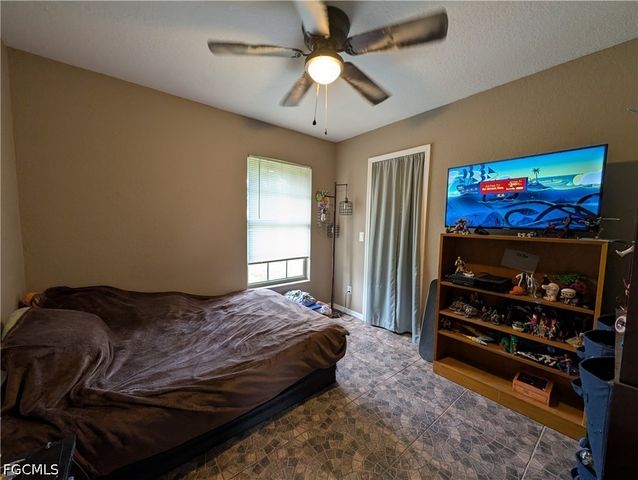 827 NE 17th ST, Cape Coral, FL 33909