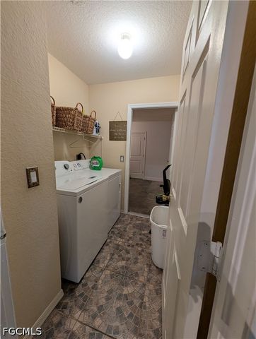 827 NE 17th ST, Cape Coral, FL 33909