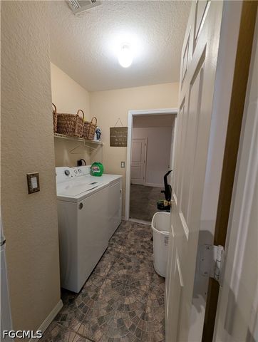 827 NE 17th ST, Cape Coral, FL 33909