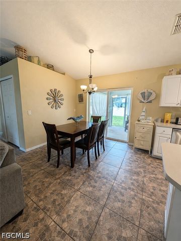 827 NE 17th ST, Cape Coral, FL 33909