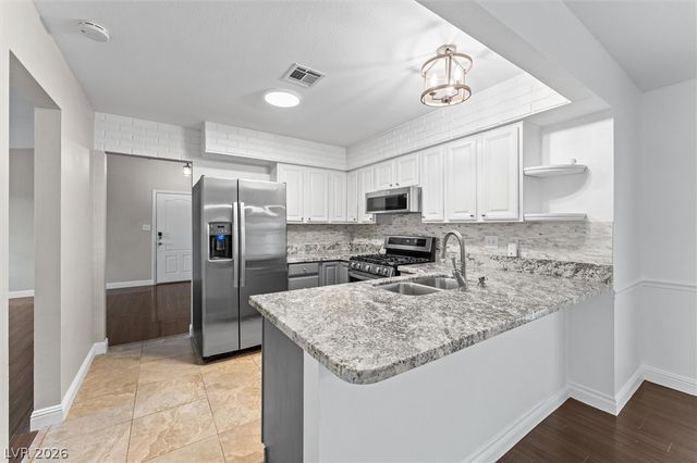 6364 Whippoorwill Way, Las Vegas, NV 89103