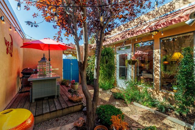 2073 Placita de Quedo, Santa Fe, NM 87505