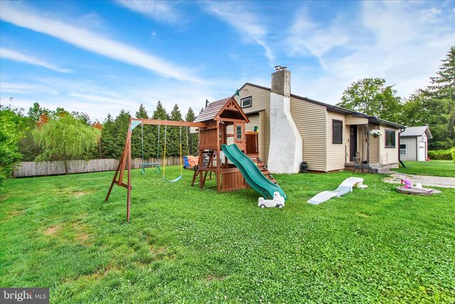 2360 MILL CREEK RD, Dover, PA 17315