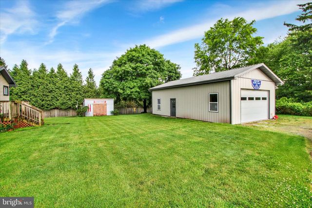 2360 MILL CREEK RD, Dover, PA 17315