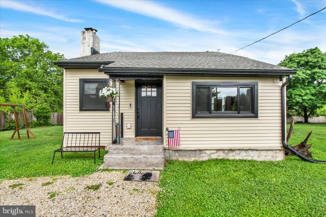 2360 MILL CREEK RD, Dover, PA 17315