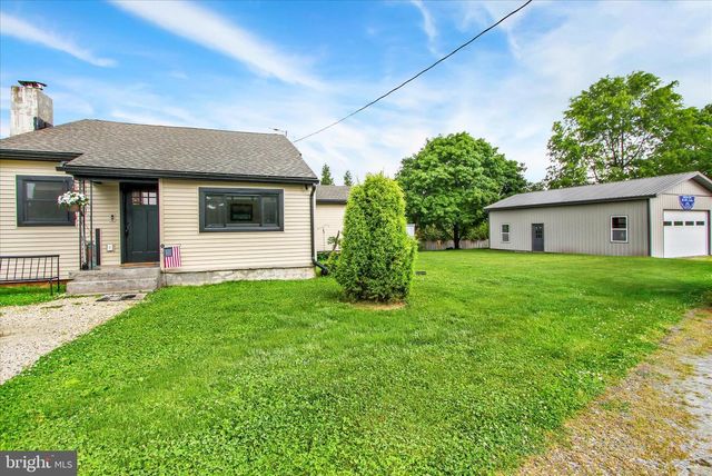 2360 MILL CREEK RD, Dover, PA 17315