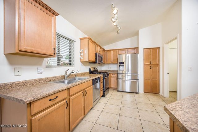 39194 S Rodeo Buckle Drive, Tucson, AZ 85739