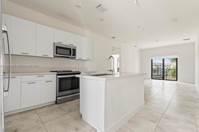 4636 NW 84th Ave 48, Doral, FL 33166