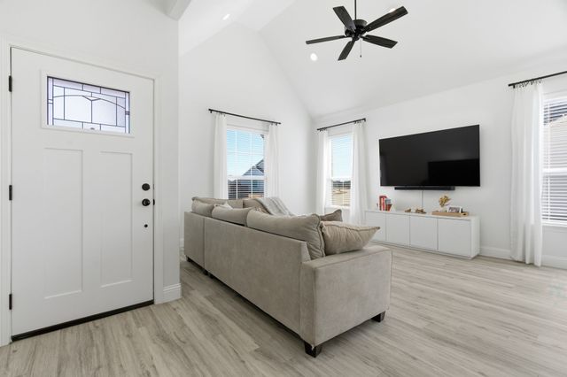 649 Charlotte Lane, Burleson, TX 76028