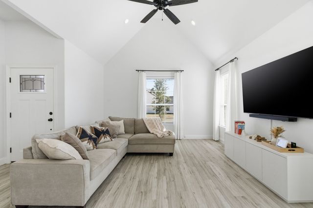 649 Charlotte Lane, Burleson, TX 76028